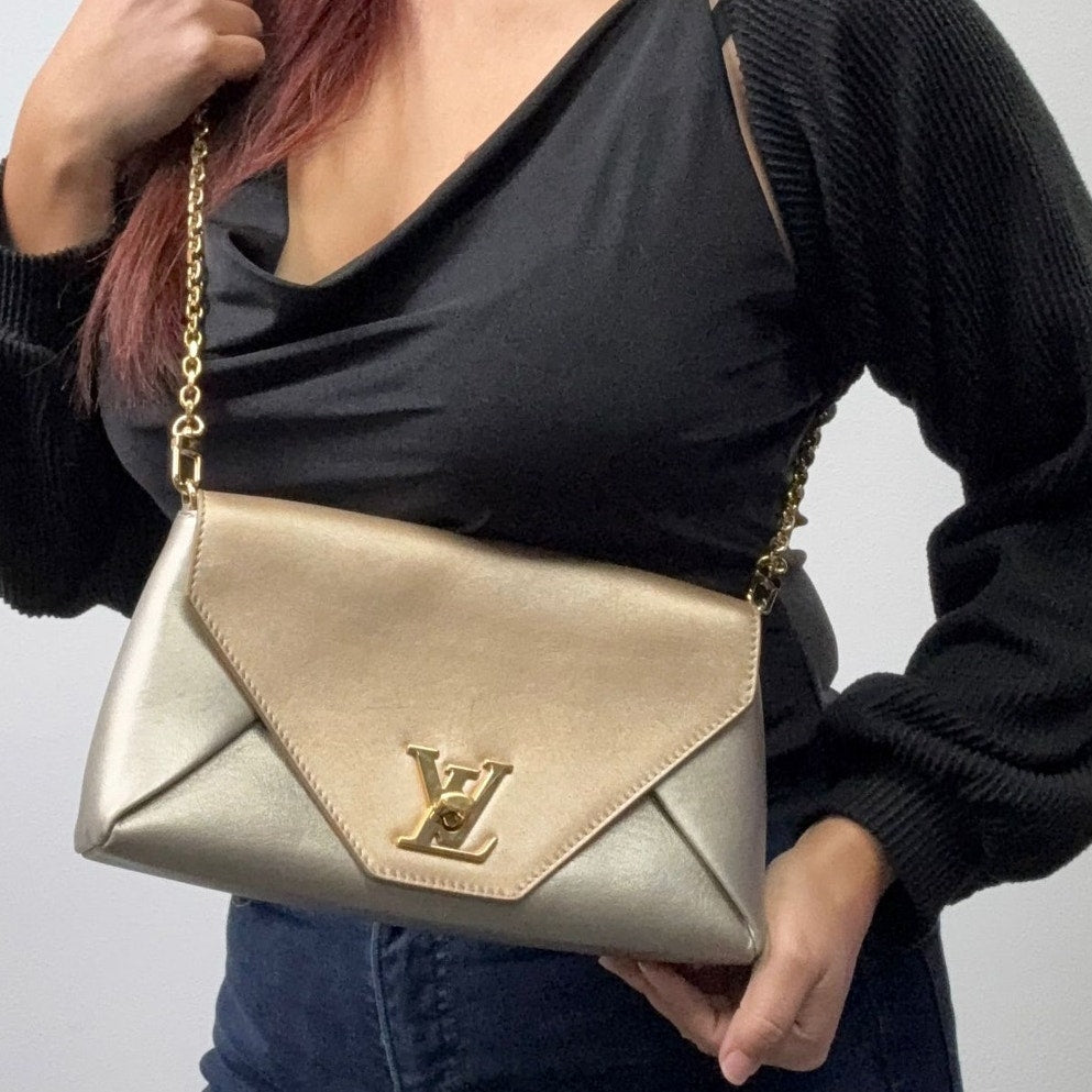 Authenticated Louis Vuitton Love Note Shoulder Bag